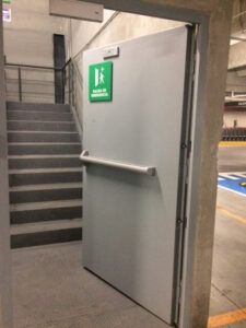 Escaleras de Incendio en Edificios de Altura: Normativa y Seguridad ...